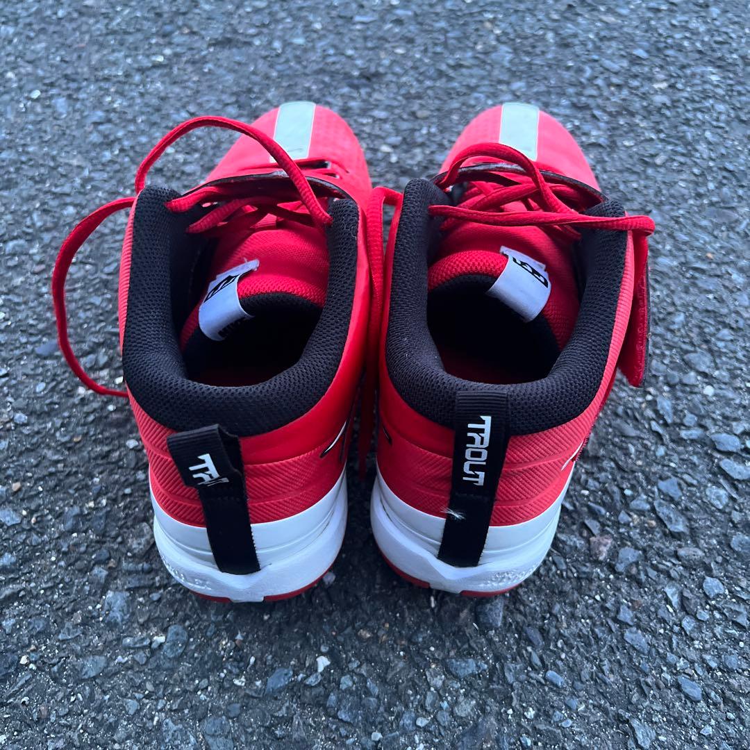 Nike レッド ハイカット スパイク