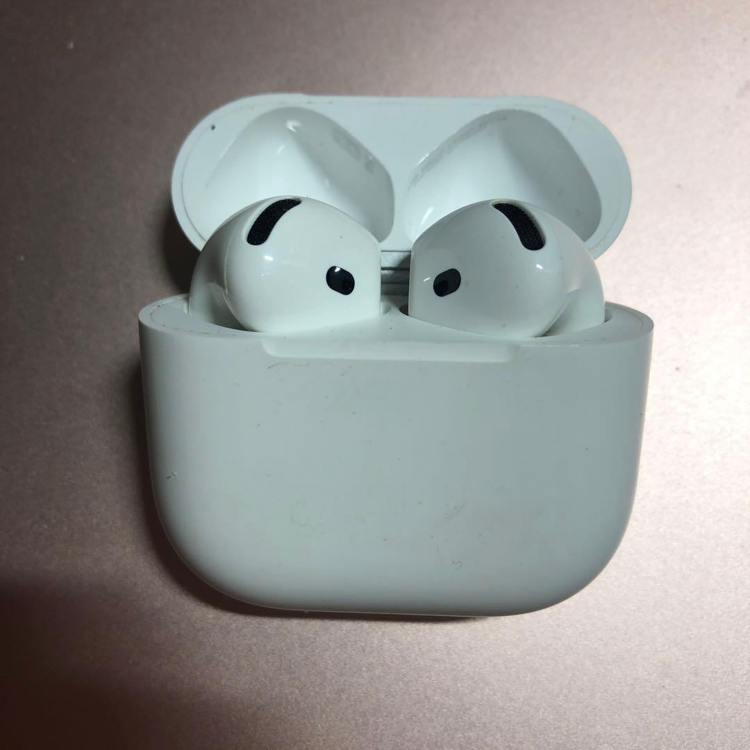 Apple AirPods 第4世代　アクティブノイズキャンセリングなし