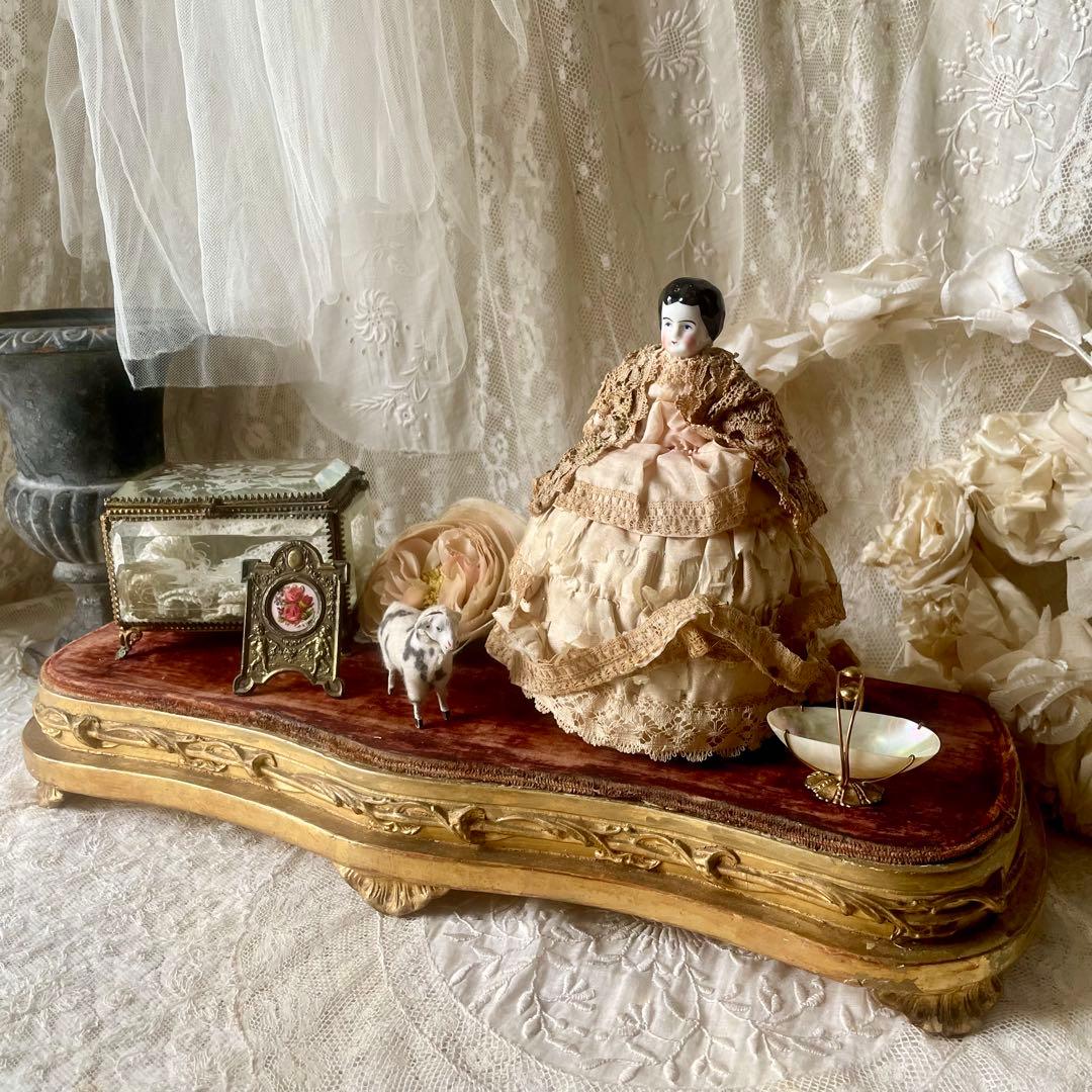 ディスプレイ台座　ポワドレ　フランスアンティーク　店舗什器　ゴールド　ベロア張り