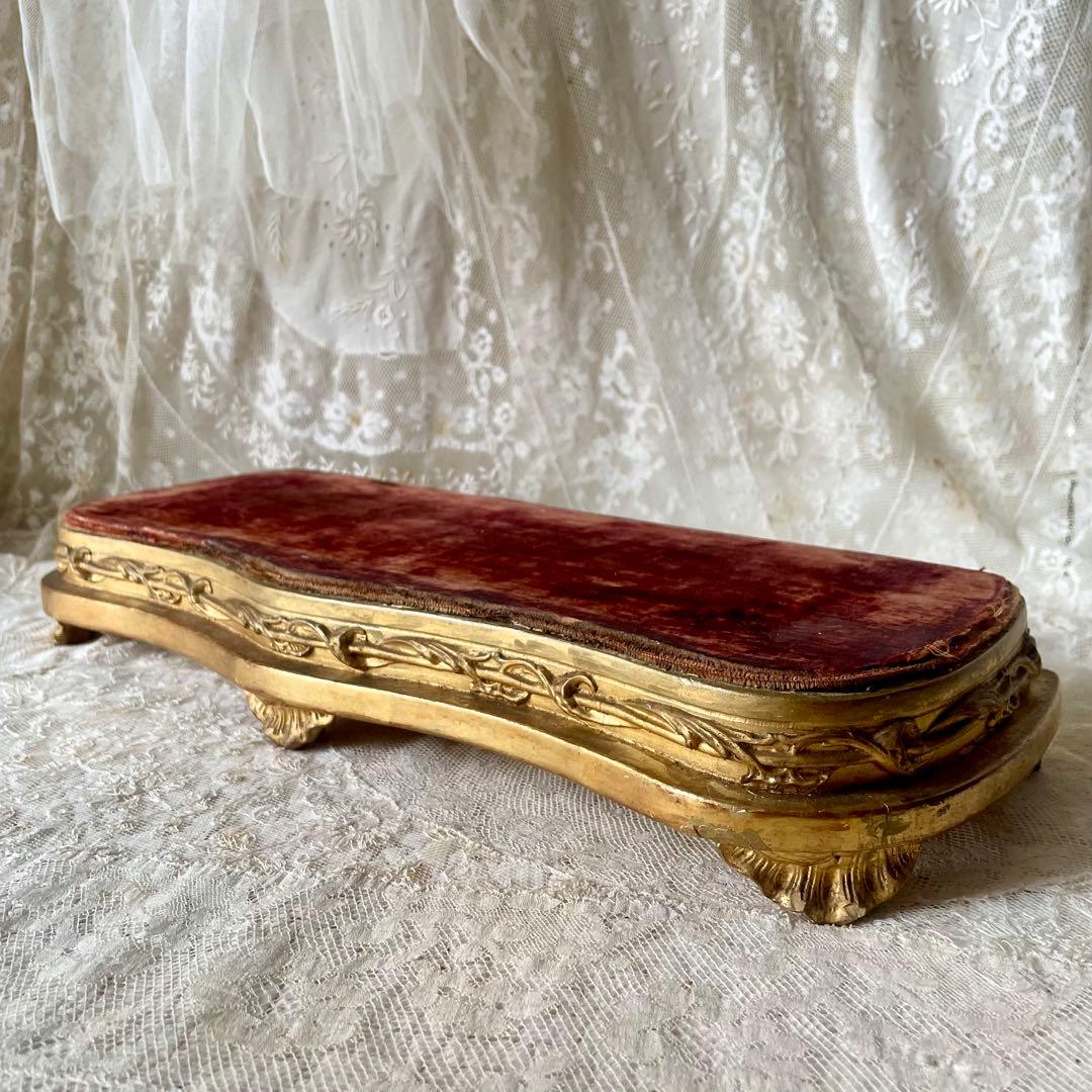 ディスプレイ台座　ポワドレ　フランスアンティーク　店舗什器　ゴールド　ベロア張り