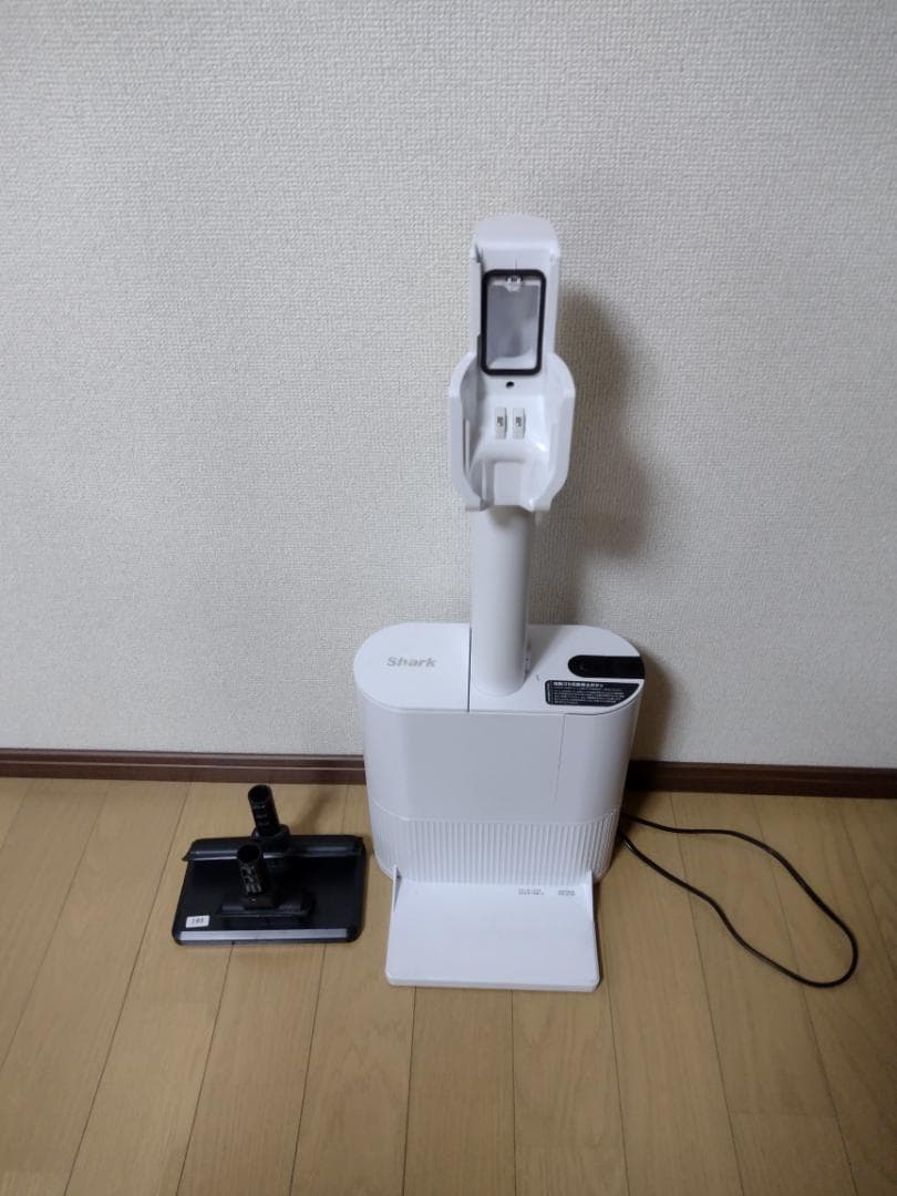 シャーク★コードレスクリーナー★LC501JGY★バッテリー新品と同等★