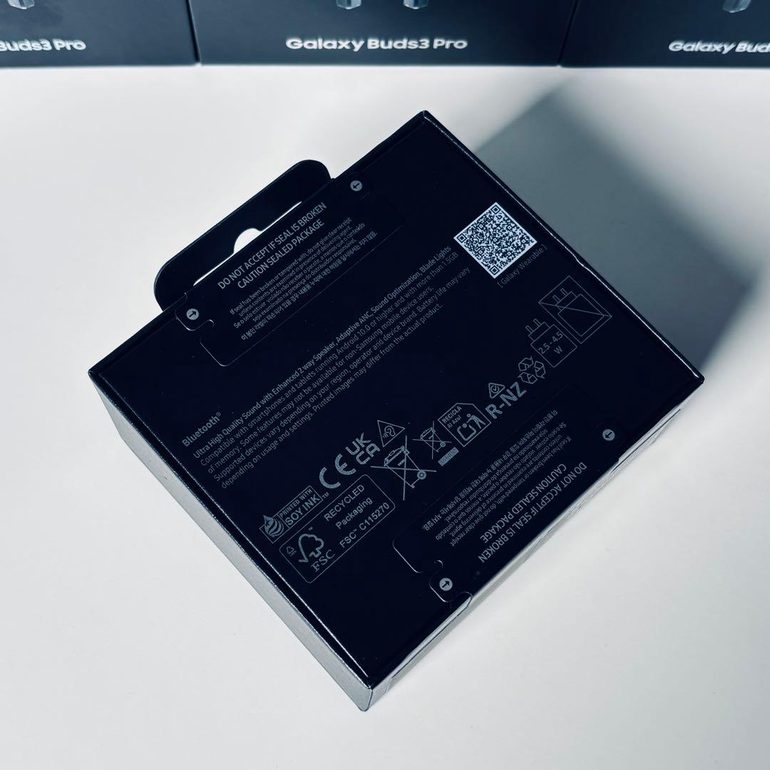 Samsung Galaxy Buds3 Pro シルバー（ケース付き）