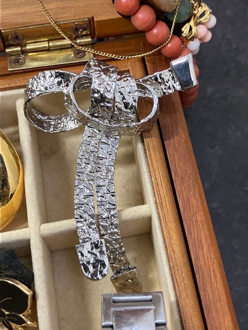 遺品整理 指輪 ネックレス イヤリング 腕時計　ブローチ カフス 金盃