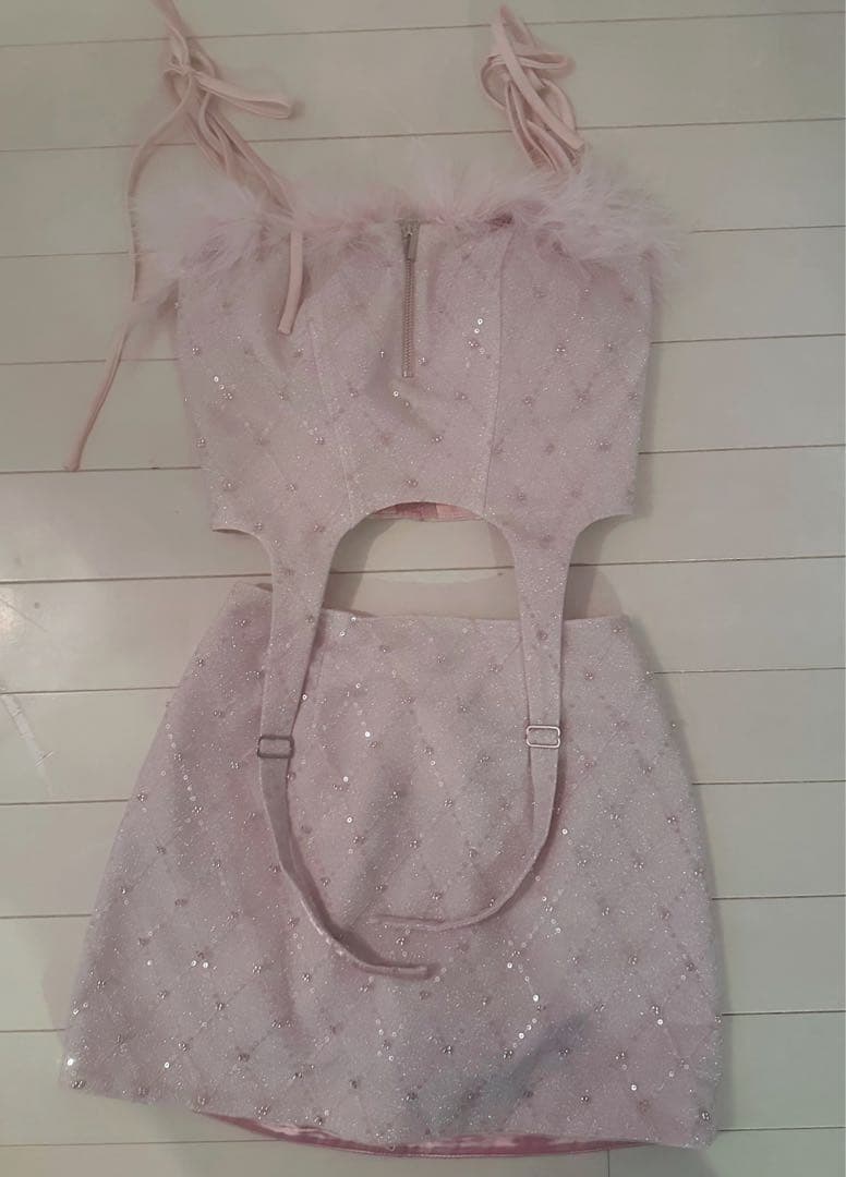 ピンク カットアウトミニドレス