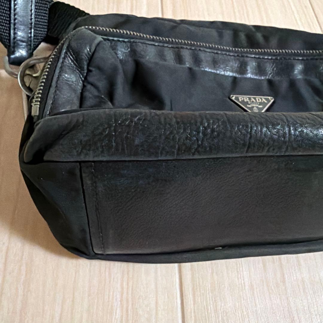 プラダ　ショルダーバッグ