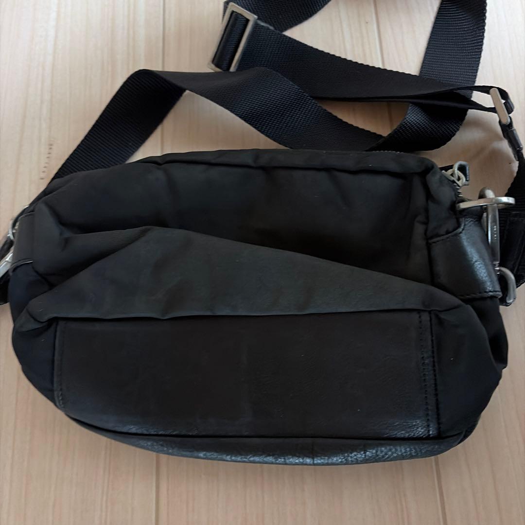 プラダ　ショルダーバッグ