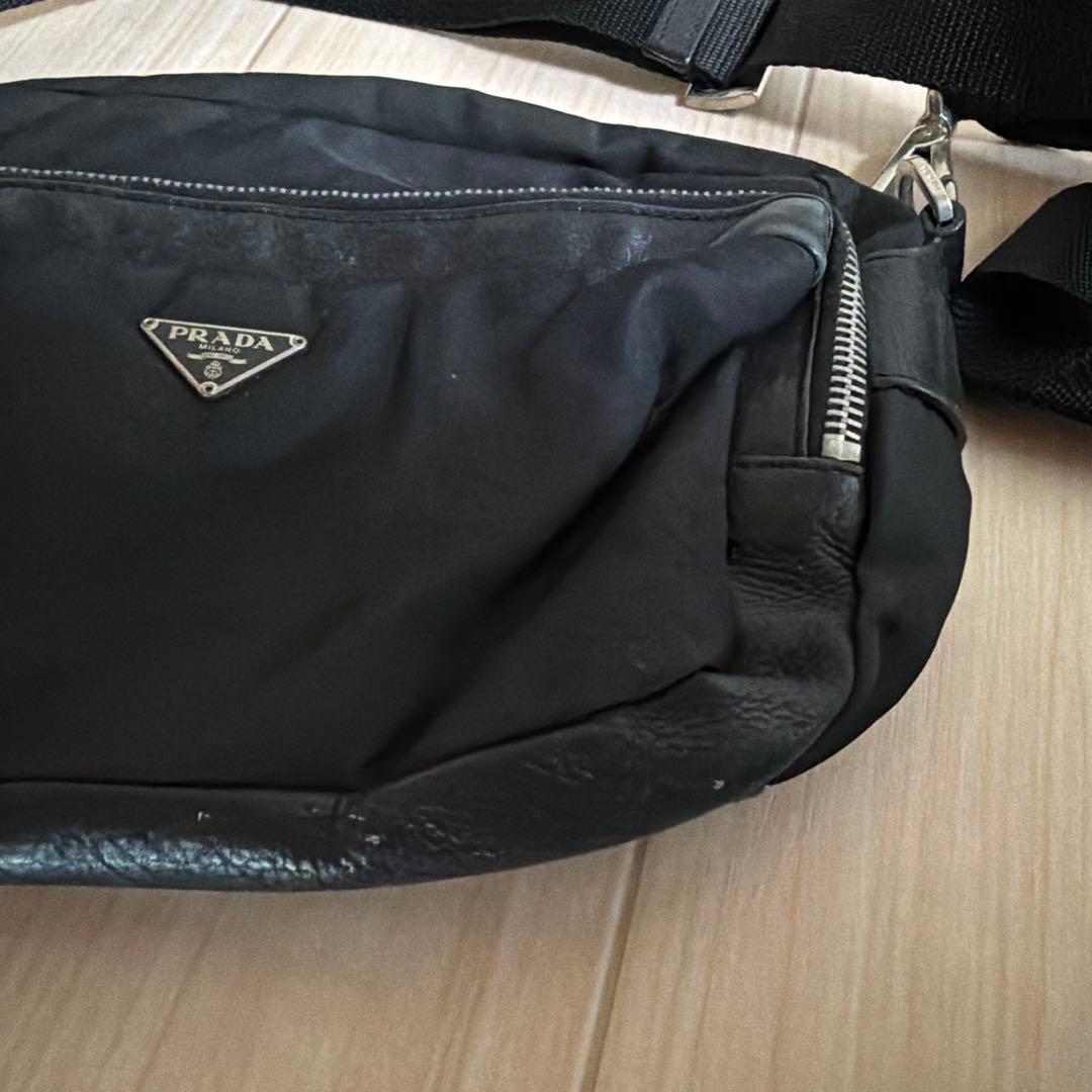 プラダ　ショルダーバッグ