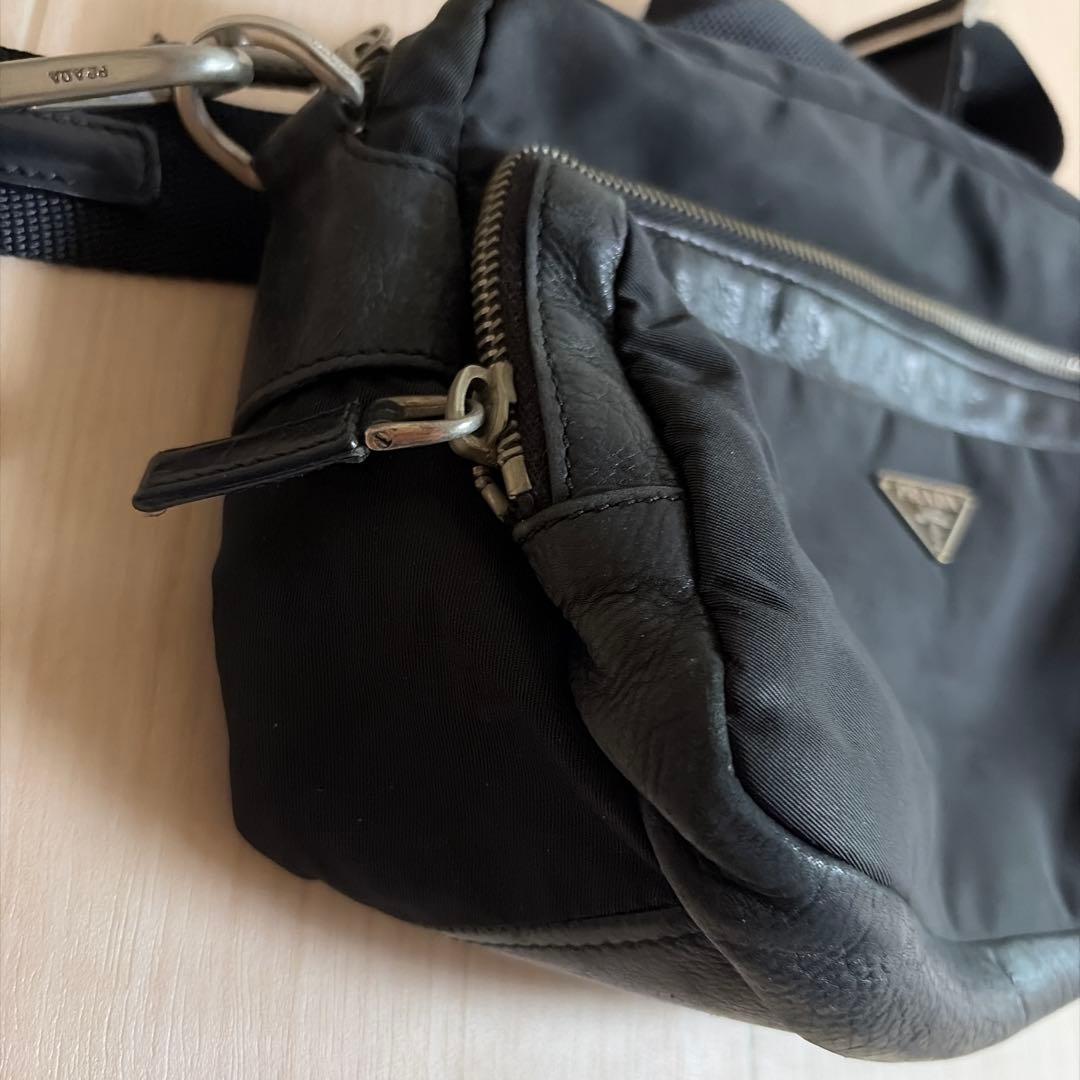 プラダ　ショルダーバッグ