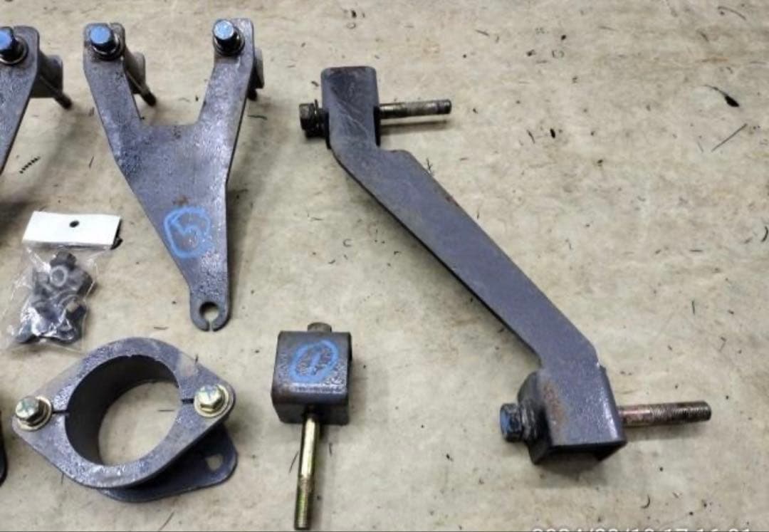 デリカ D5 ボディリフトアップキット