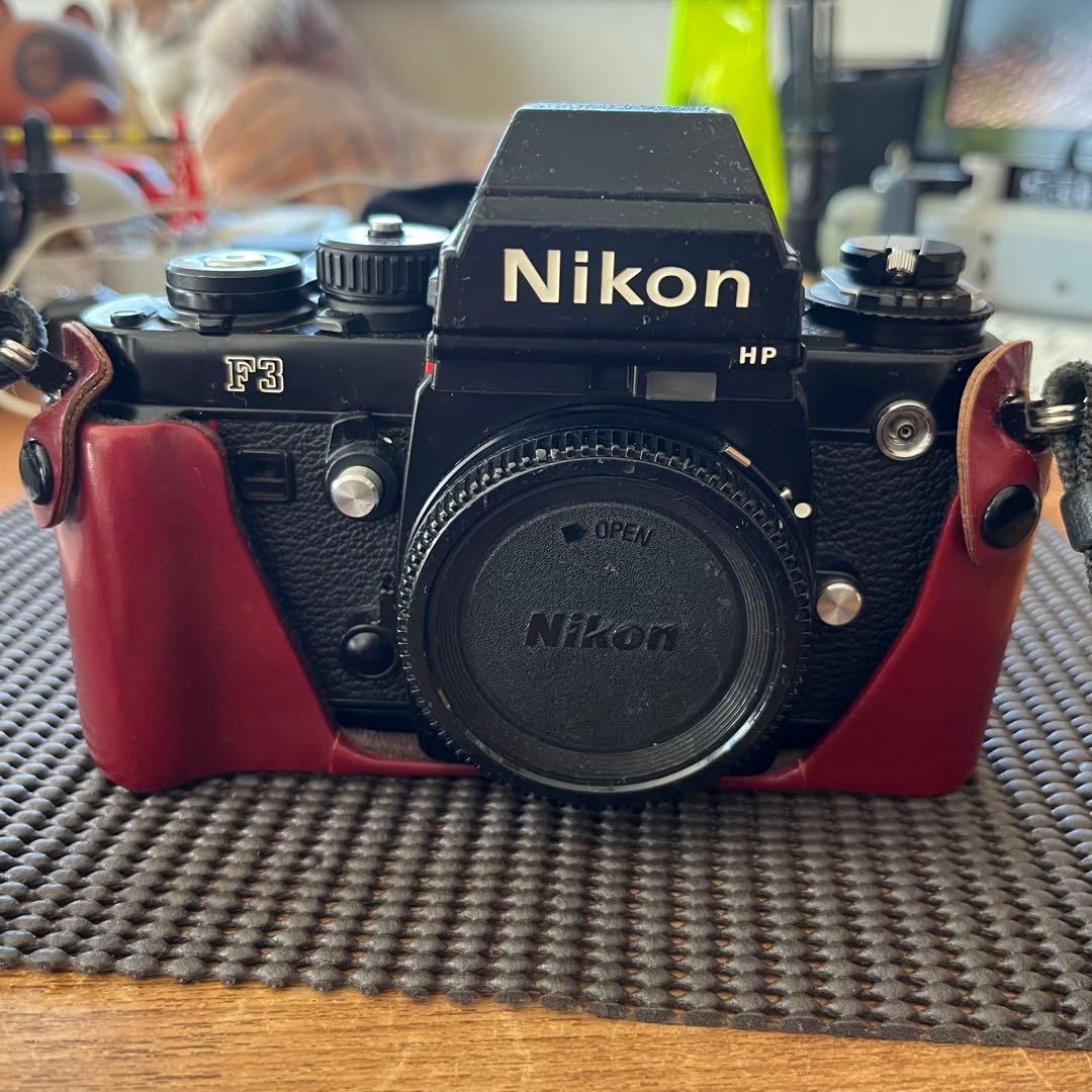 Nikon F3 HP（専用革ケース、ストラップ付）