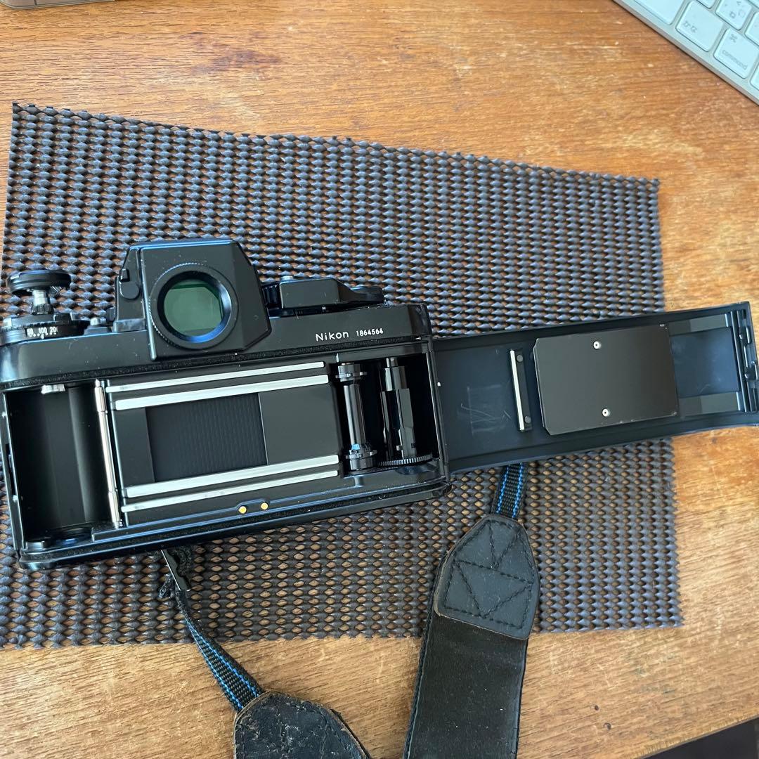 Nikon F3 HP（専用革ケース、ストラップ付）