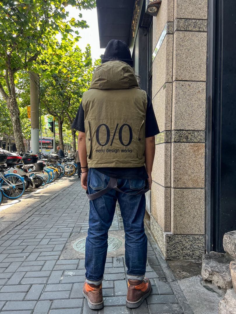 ネルデザイン　ダウンベスト　Lサイズ