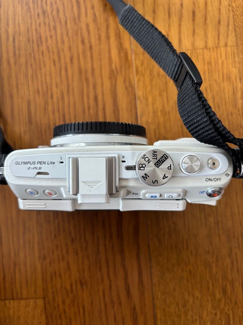 OLYMPUS PEN Lite E-PL6 ホワイト