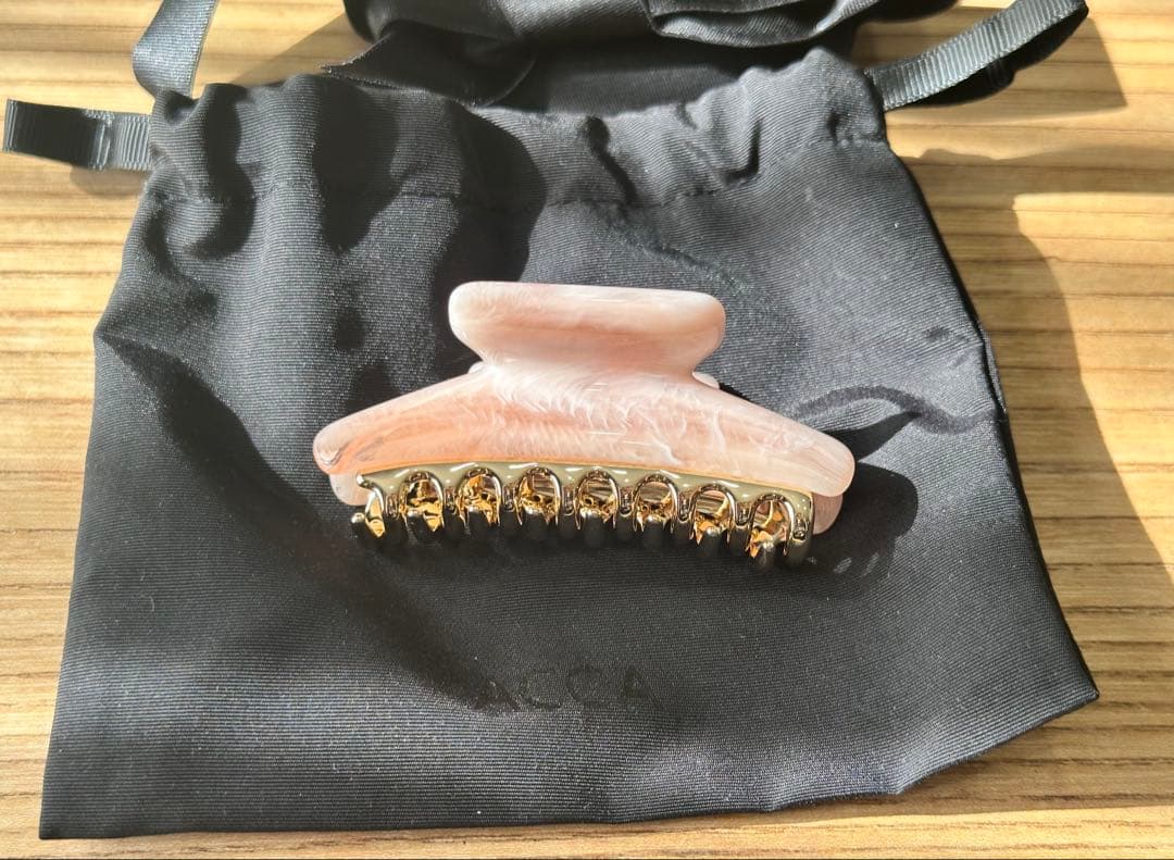 acca ヘアクリップ Mサイズ（専用ポーチ・箱付き）