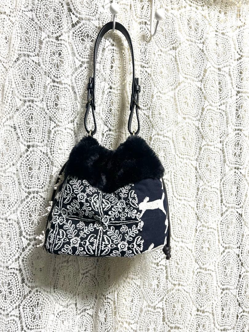 51124Aミナペルホネンハンドメイド ファーバッグ