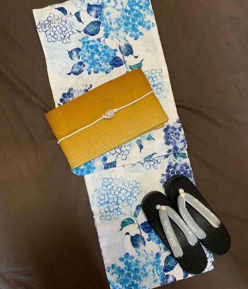 画像の 黄色 半幅帯付き◆高級変わり織◆涼し蒼青紫陽花(あじさい)の薄墨浴衣◆