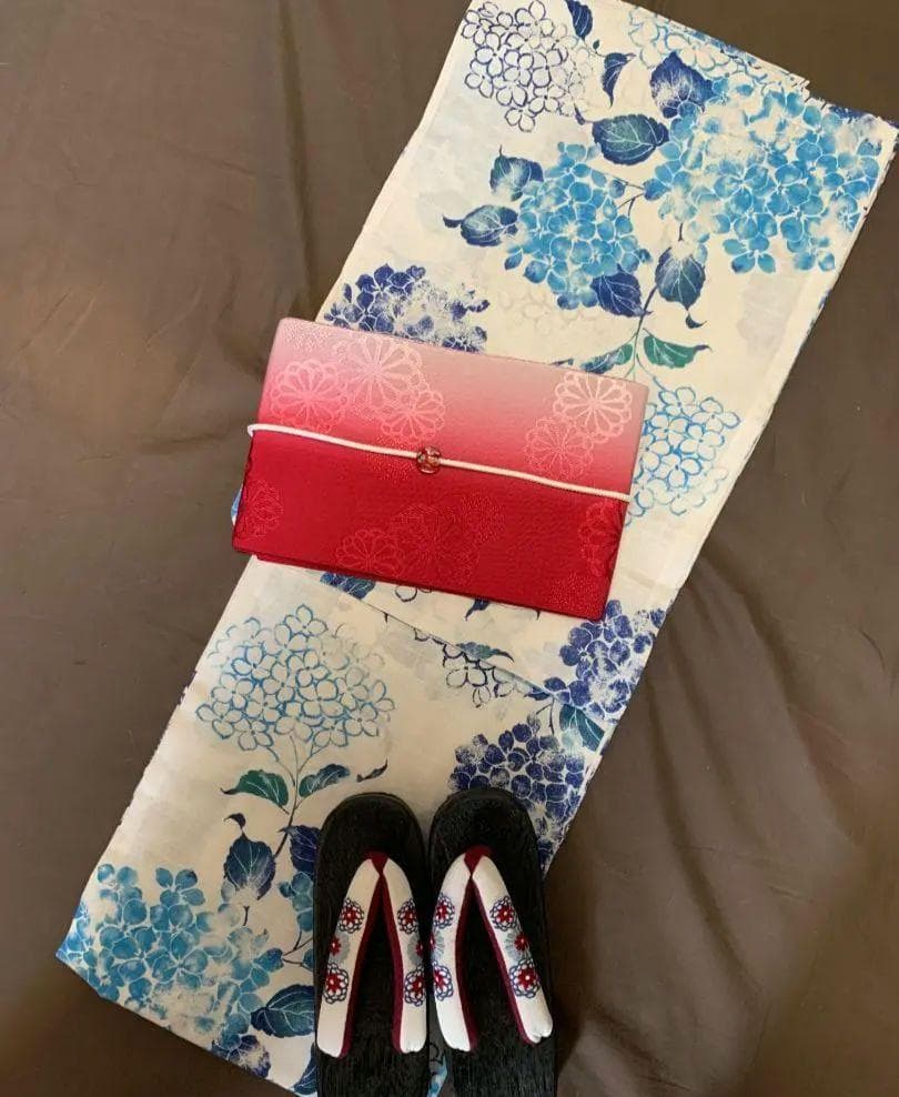 画像の 黄色 半幅帯付き◆高級変わり織◆涼し蒼青紫陽花(あじさい)の薄墨浴衣◆