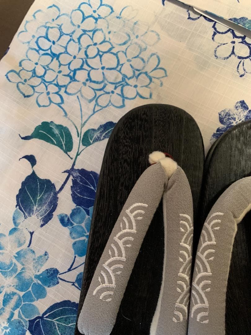 画像の 黄色 半幅帯付き◆高級変わり織◆涼し蒼青紫陽花(あじさい)の薄墨浴衣◆