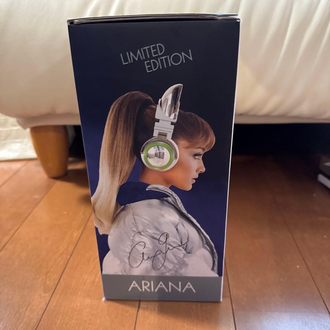 Brookstone Ariana ワイヤレス猫耳ヘッドフォン 限定版