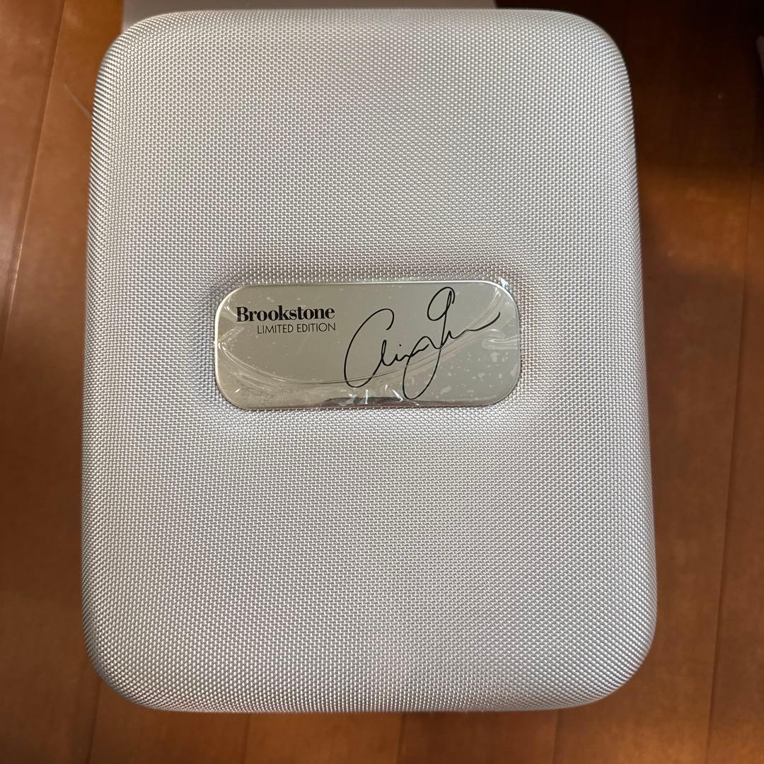 Brookstone Ariana ワイヤレス猫耳ヘッドフォン 限定版