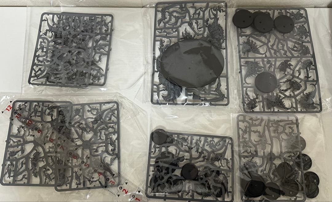 ウォーハンマー ティラニッド　引退品