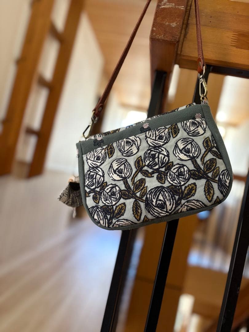 ミナペルホネン⚫︎ハンドメイド⚫︎ミディアムパン　本革肩掛け