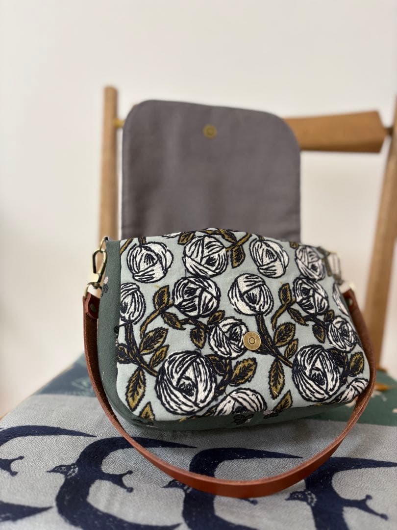 ミナペルホネン⚫︎ハンドメイド⚫︎ミディアムパン　本革肩掛け