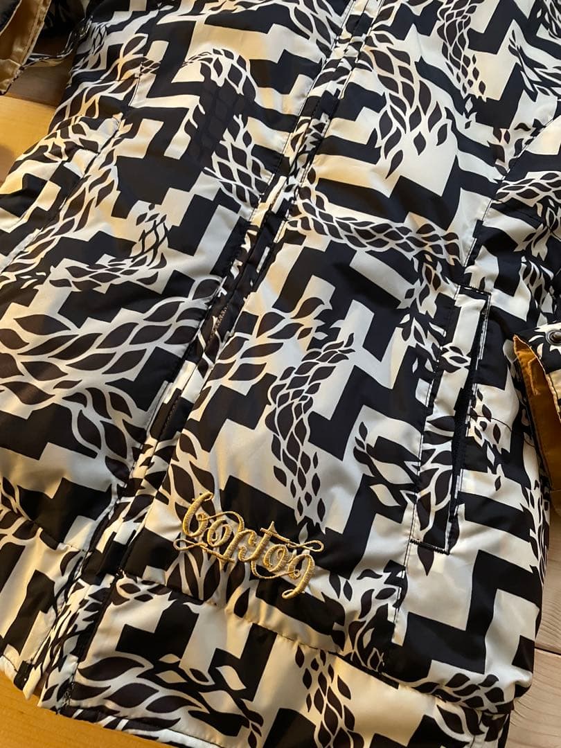 Burtonトップス＆HOLDENボトムス【S】美品上下セット＋ビーニー付き