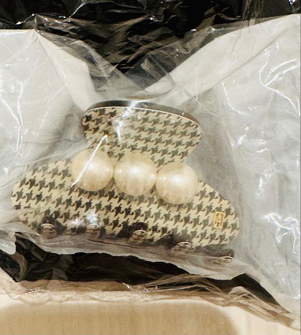 【新品未開封】alexandre de paris パール　クリップS 千鳥柄