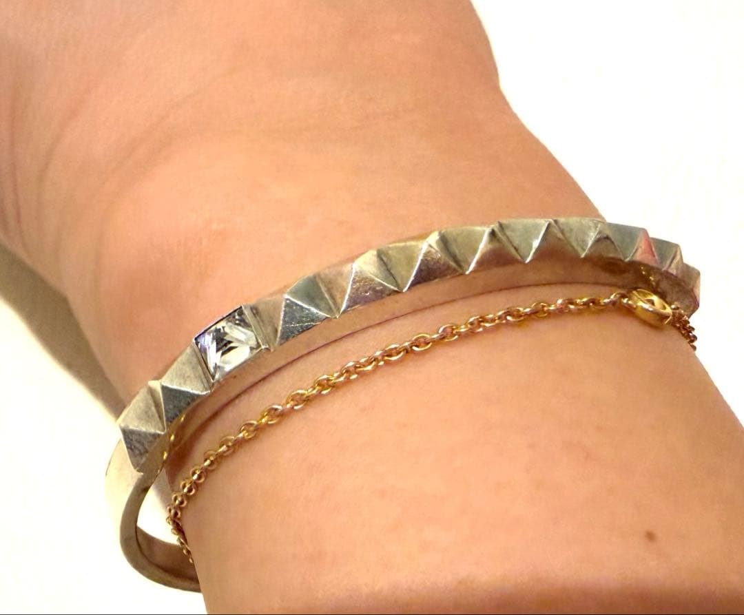 e.m.スタッズ シルバーバングル