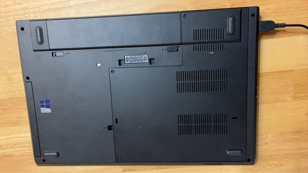 レノボ　シンクパッド L560　i5-6200U　SSD 256GBメモリ8GB