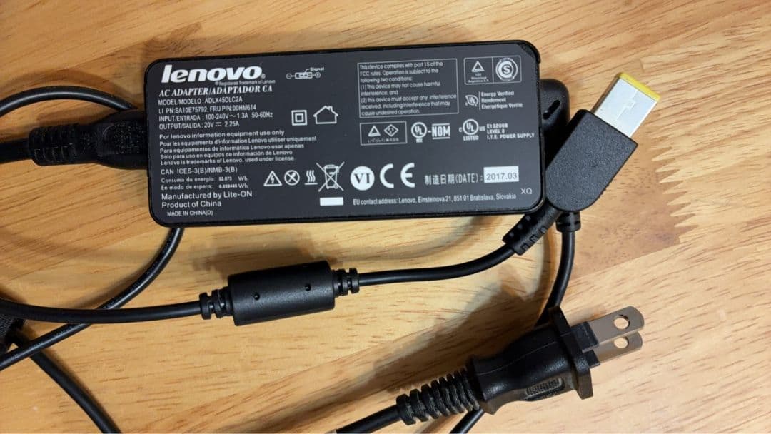 レノボ　シンクパッド L560　i5-6200U　SSD 256GBメモリ8GB