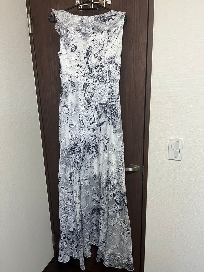 【値下げ！】花柄ロングドレス フリル付き