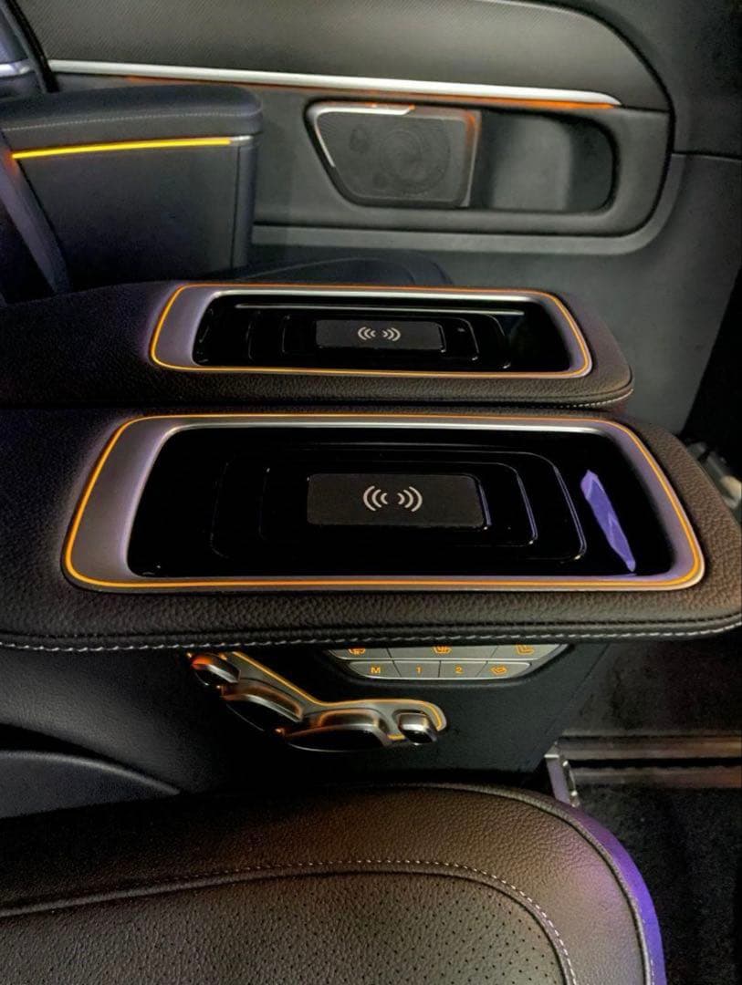 w447 BR447 プラチナスウィート置くだけ充電器　日本未発売　左右セット