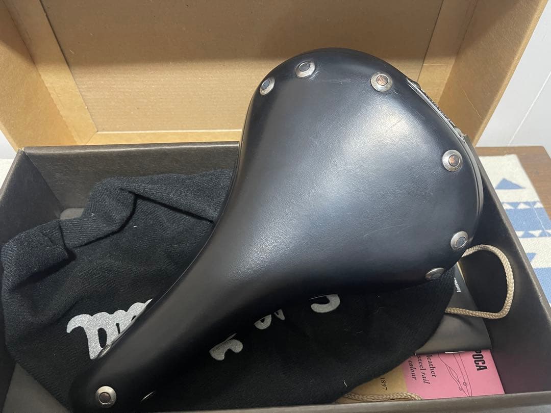 新品未使用　SELLA ITALIA(セライタリア) EPOCA 黒革サドル