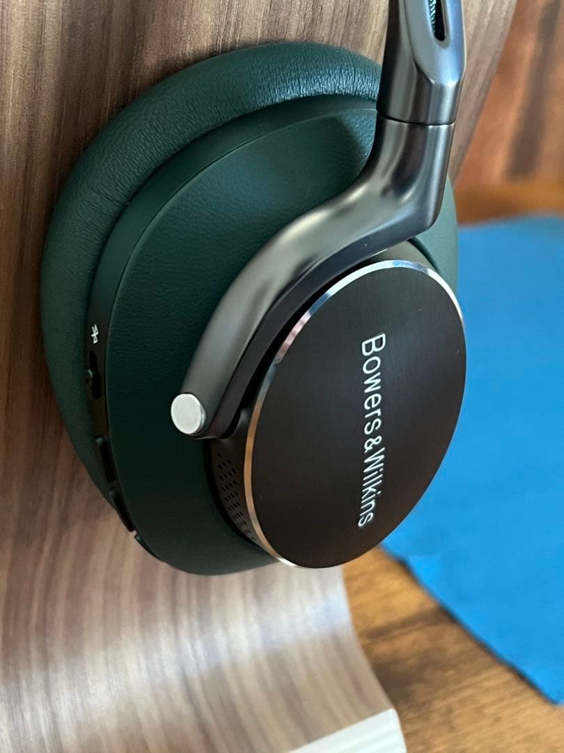 Bowers & Wilkins PX8 ダークフォレスト