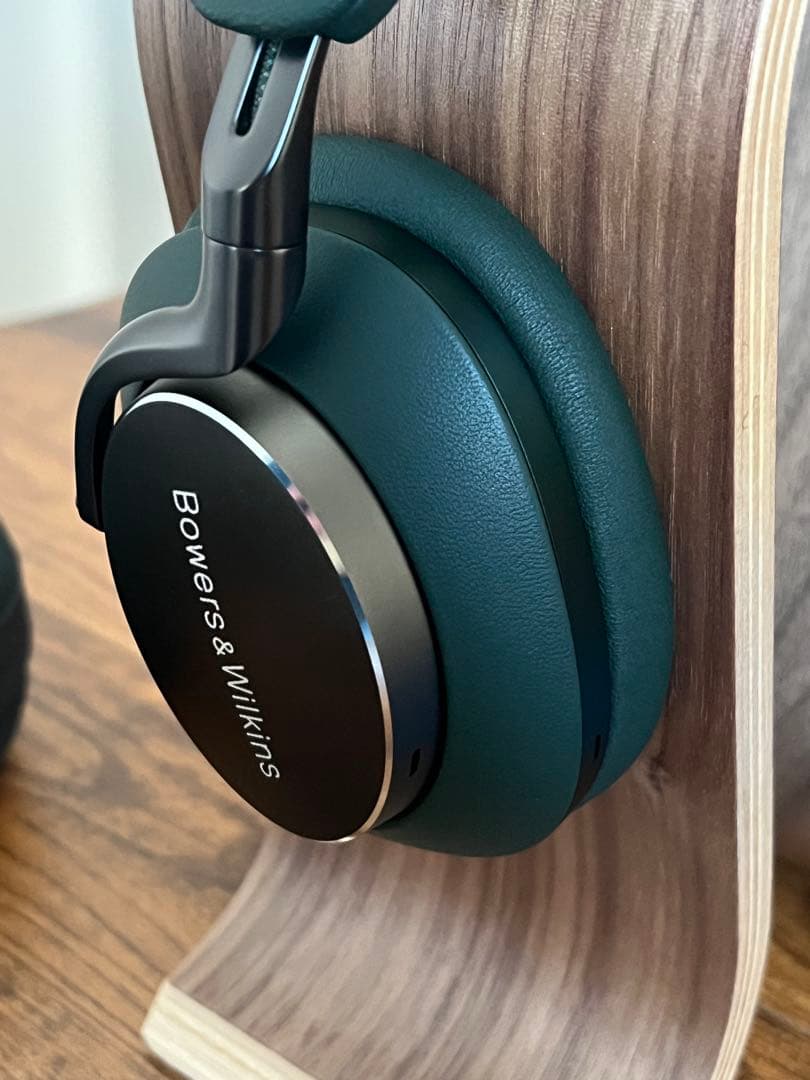 Bowers & Wilkins PX8 ダークフォレスト