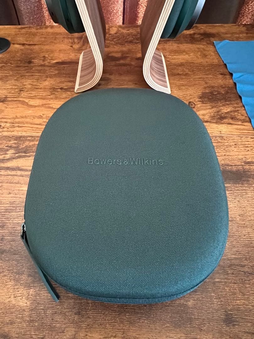 Bowers & Wilkins PX8 ダークフォレスト