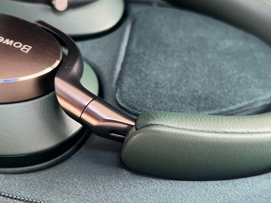 Bowers & Wilkins PX8 ダークフォレスト