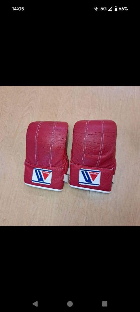 Winning ウイニング グローブ パンチング　赤　黄色　青