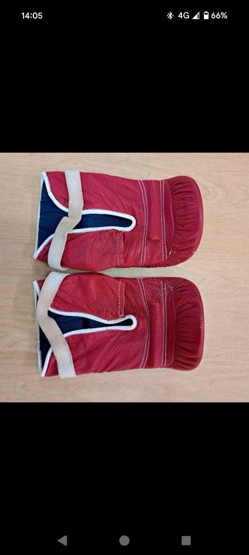 Winning ウイニング グローブ パンチング　赤　黄色　青