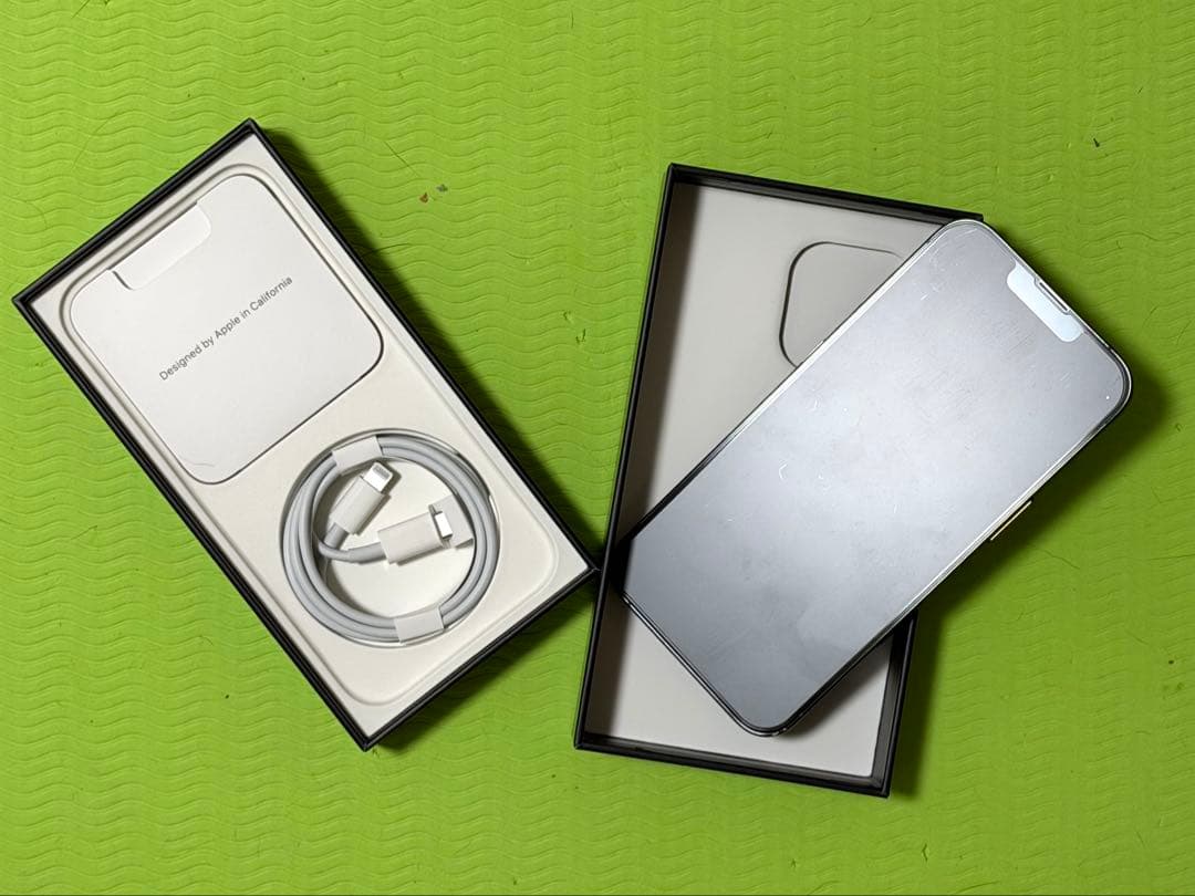 Apple iPhone 13 Pro アルパイングリーン 本体（おまけ付き）