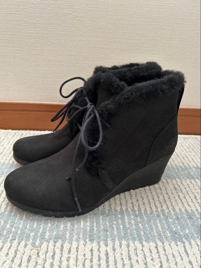 UGG アグ ムートンブーツ ショートブーツ レースアップ ブラック 23.5