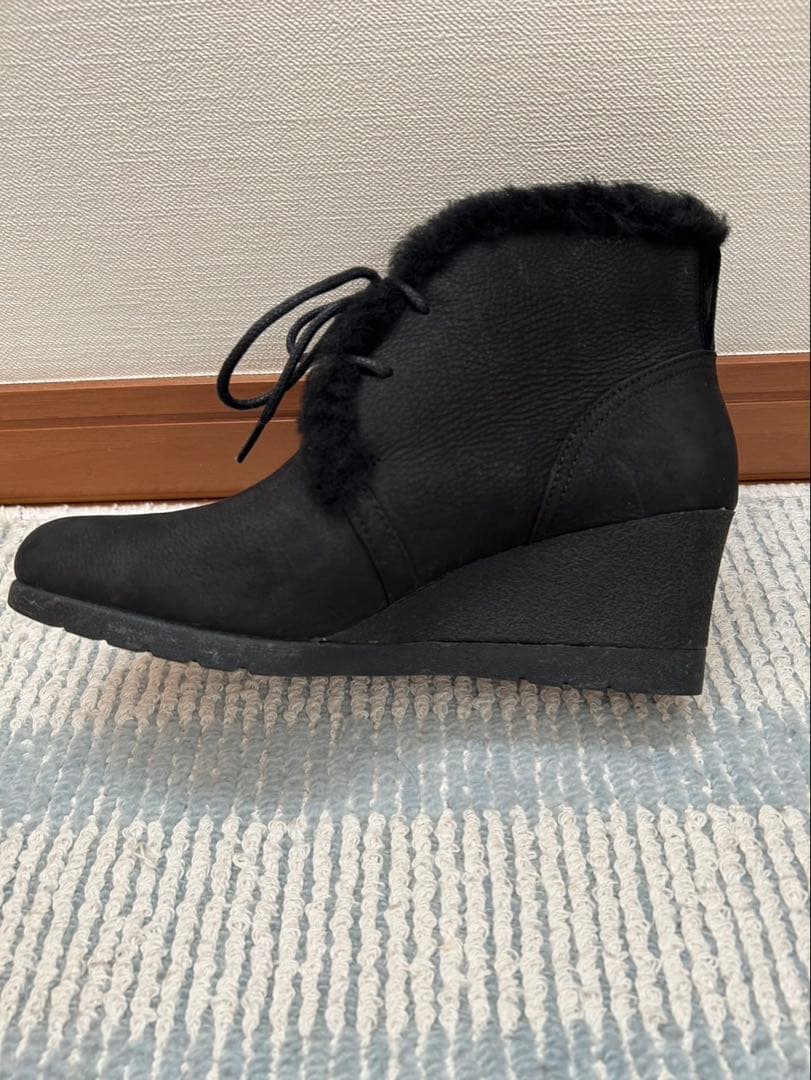 UGG アグ ムートンブーツ ショートブーツ レースアップ ブラック 23.5