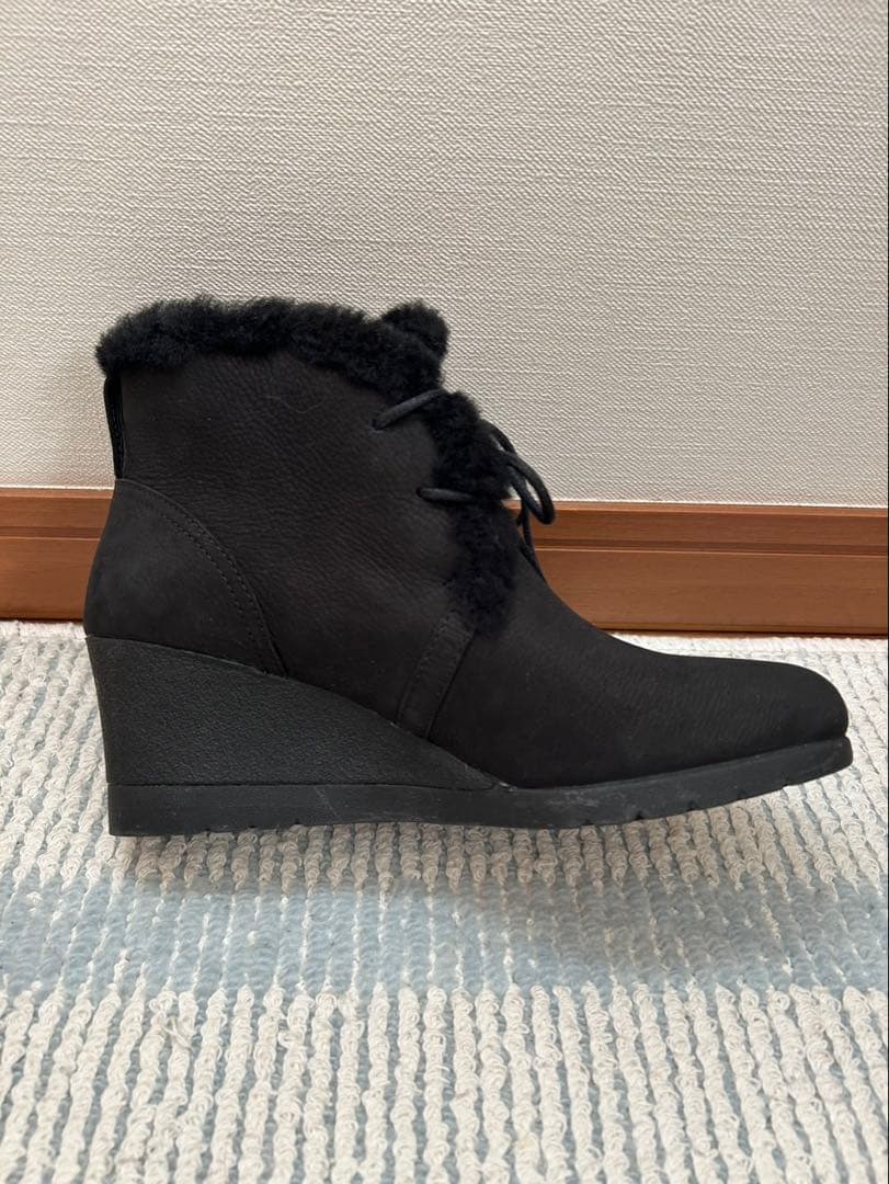 UGG アグ ムートンブーツ ショートブーツ レースアップ ブラック 23.5