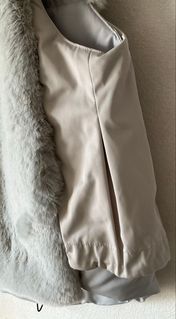 タラですMARECHAL TERRE マルシャル テル　ベスト　新品