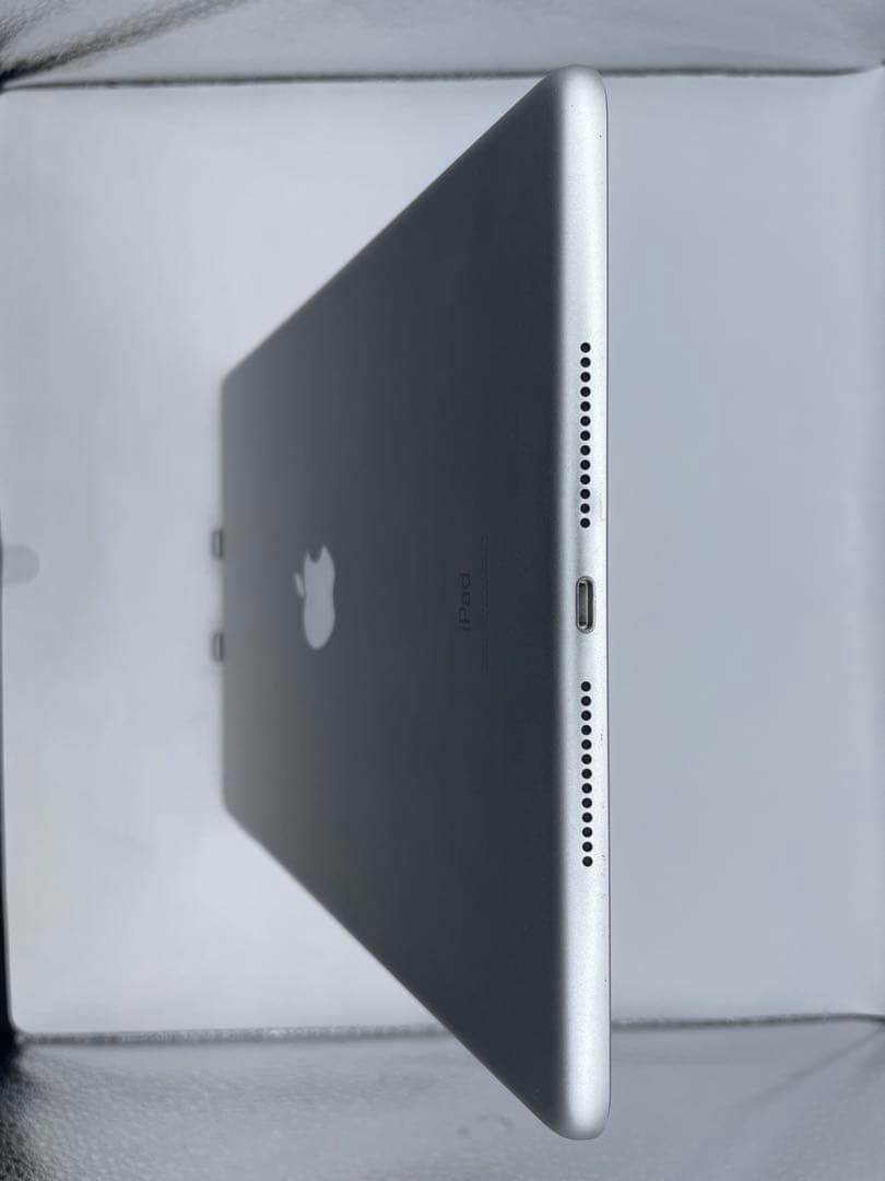 Y*0様 iPad 7世代 32GB 本体 バッテリー94%