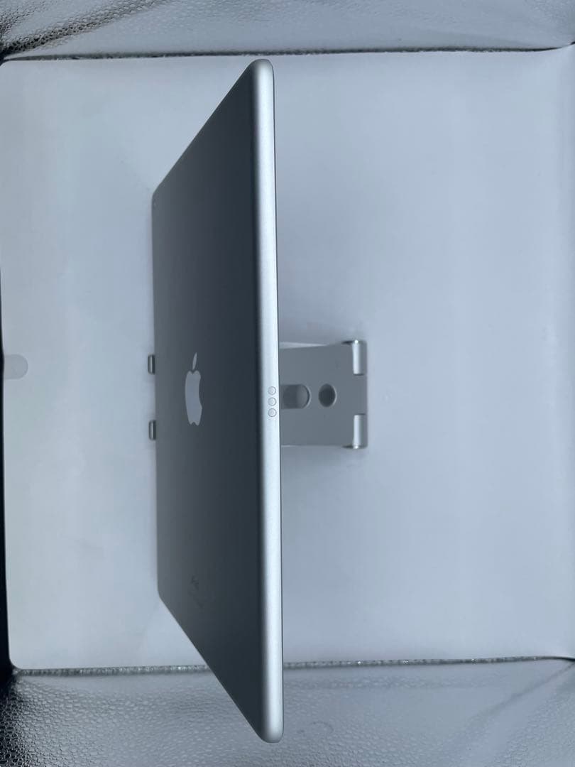 Y*0様 iPad 7世代 32GB 本体 バッテリー94%