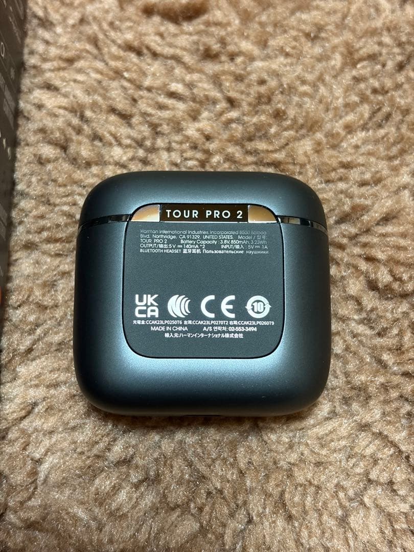 JBL TOUR PRO 2 保護ケース付き