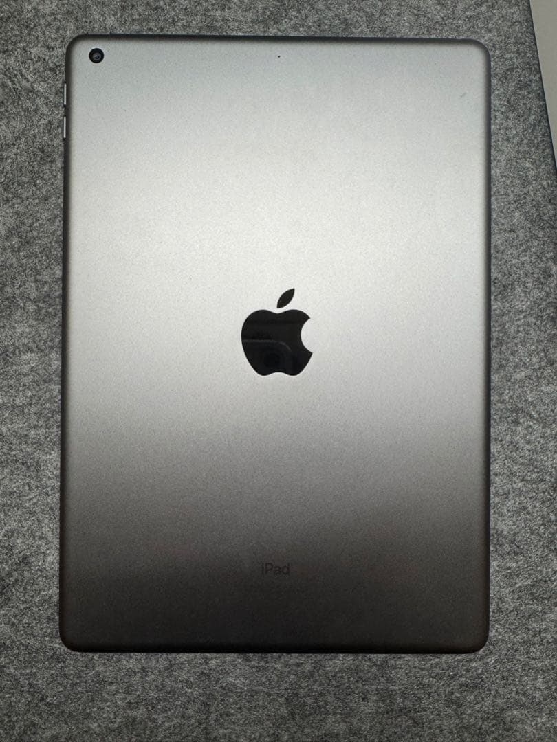 iPad (第8世代) 32GB スペースグレー